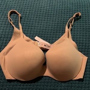 Victoria secret bra 34b never worn. Tags still on